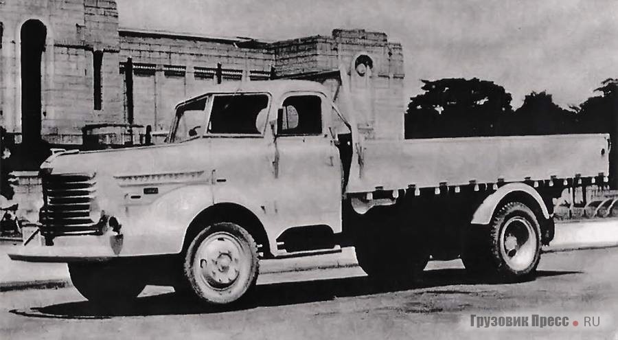 Первая экспортная модель Hino TH10, выпускаемая с 1950 г., поставлялась, как правило, в страны Юго-Восточной Азии и послужила , базой для автобусов