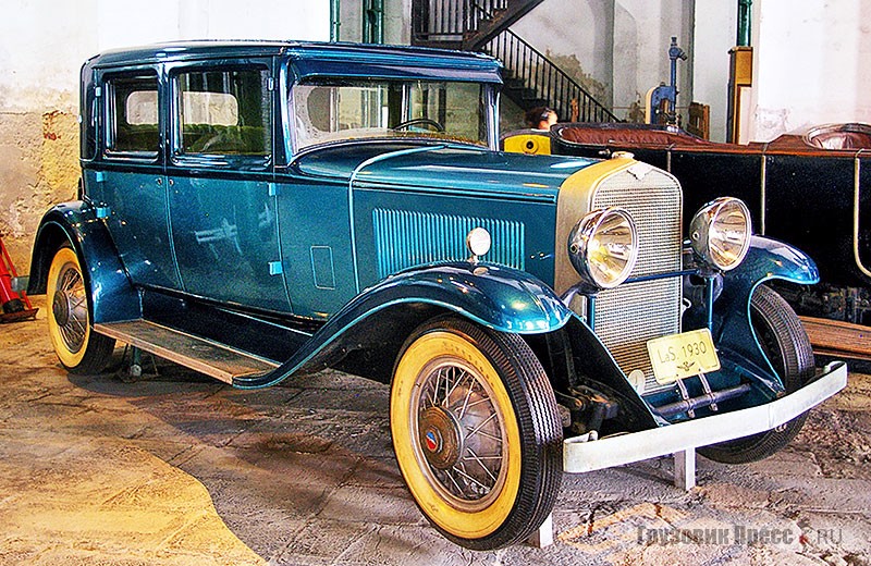 [b]La Salle 340 Sedan Imperial[/b], выпущенный в 1930 г., комплектовали V-образной 90-сильной «восьмёркой» рабочим объёмом 5437 cм<sup>3</sup>