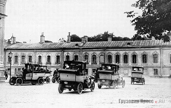 Петербургские такси 1913 г. – Panhard-Levassor, Charron и Hotchkiss