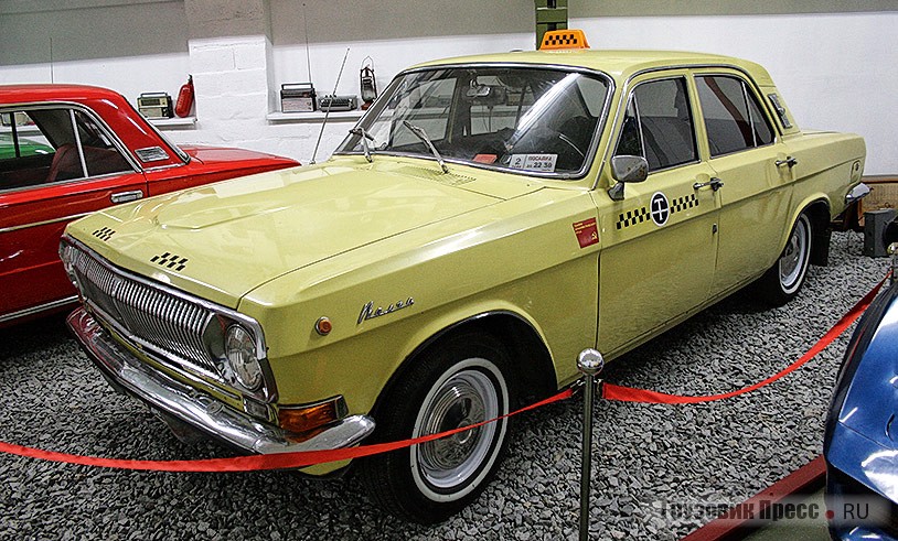 Да, обычная «Волга», такси. Но это полностью оригинальный и комплектный автомобиль, найденный в таксопарке, обслуживавшем межрайонные перевозки. Заново на этом ГАЗ-24-01 покрасили только шашечки и трафарет