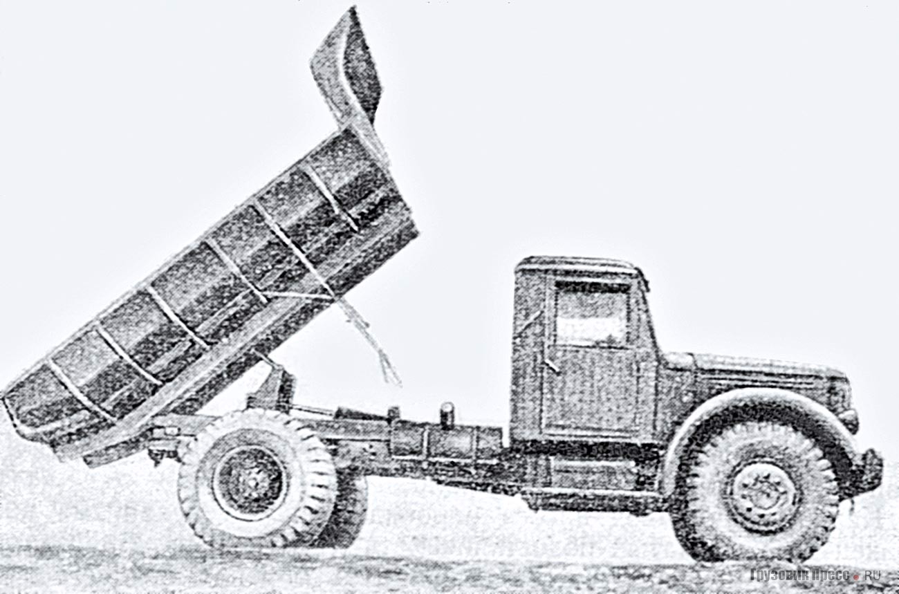 Опытный МАЗ-205Б с поднятым кузовом. Минск, весна 1950 г.