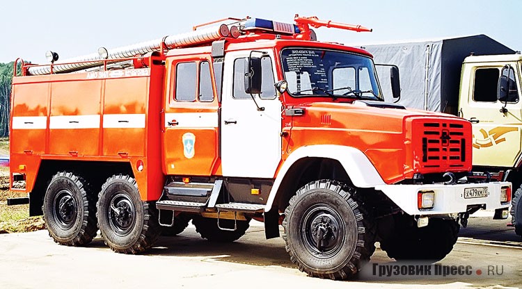 АЦ-2,5-40 мод. 005-ММ – опытный образец пожарной автоцистерны на  шасси ЗИЛ-433474 с бензиновым двигателем, с прямоугольными фарами и чёрной эмблемой