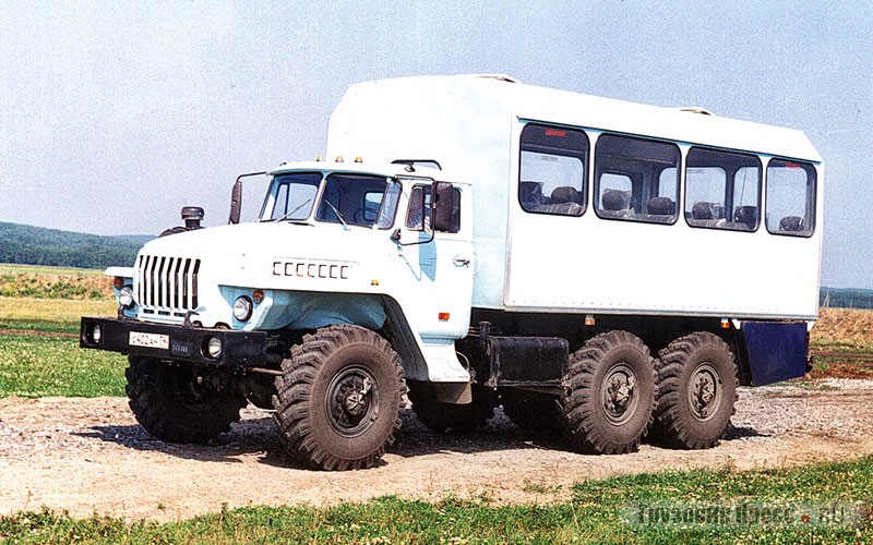 Первый вахтовый автобус модели «Урал-32551» на шасси «Урал-4320-10»