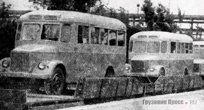 1967 г. Отгрузка готовых автобусов АП-19 потребителям. Щёкинские «коробочки» легко отличить от настоящих ГЗА, ПАЗов и КАвЗов по ветровому остеклению, в котором применялись только плоские стекла, и маршрутоуказателю