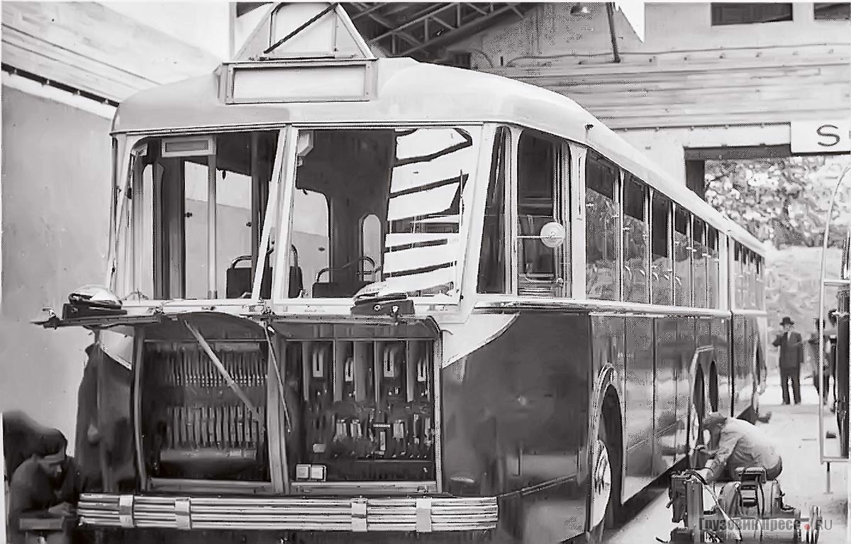   Троллейбус Vetra VA4 SR на Парижском автосалоне.1950 год