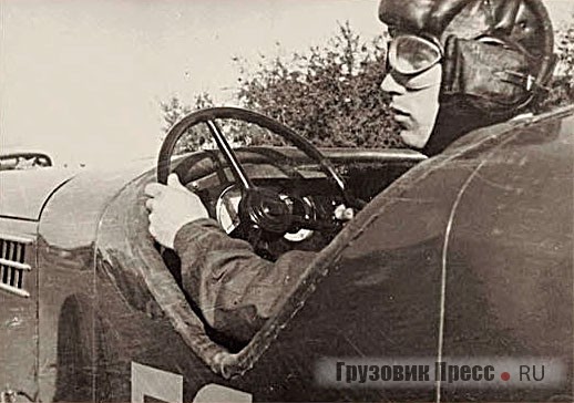 А.Ф. Николаев за рулем первой версии ГЛ-1