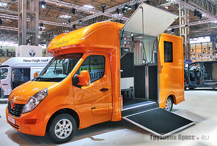 Коневоз на шасси [b]Renault Master[/b]